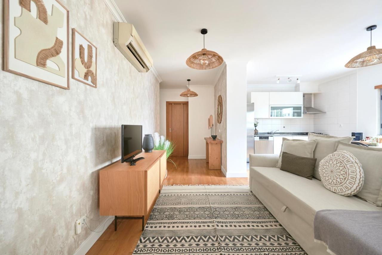 Apartment With Private Terrace & Car Garage Lisboa Exteriör bild